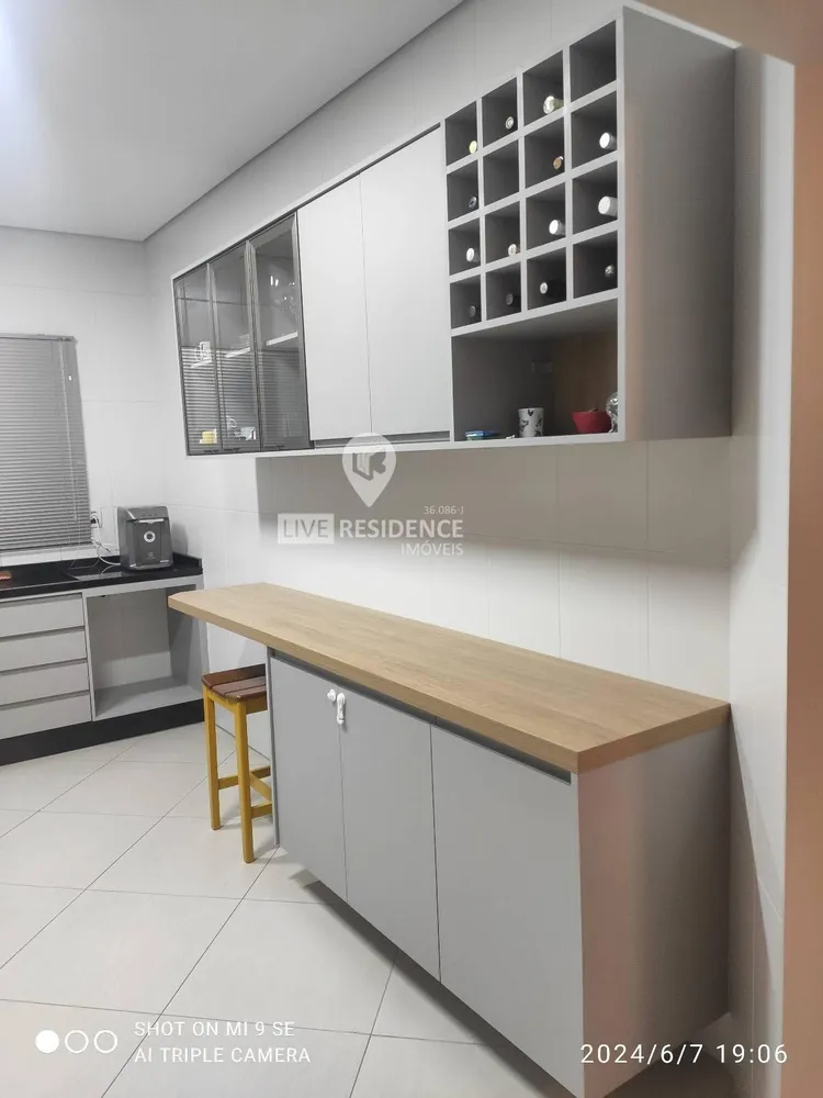 Casa, 3 quartos, 213 m² - Foto 4