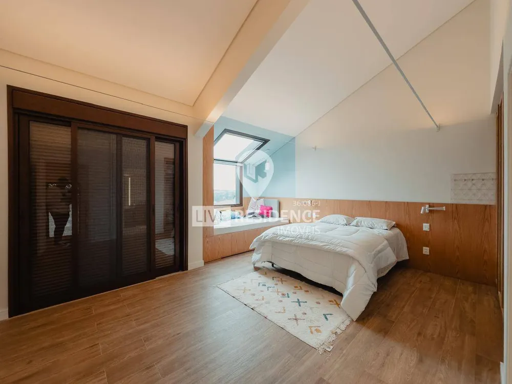 Casa, 4 quartos, 387 m² - Foto 1
