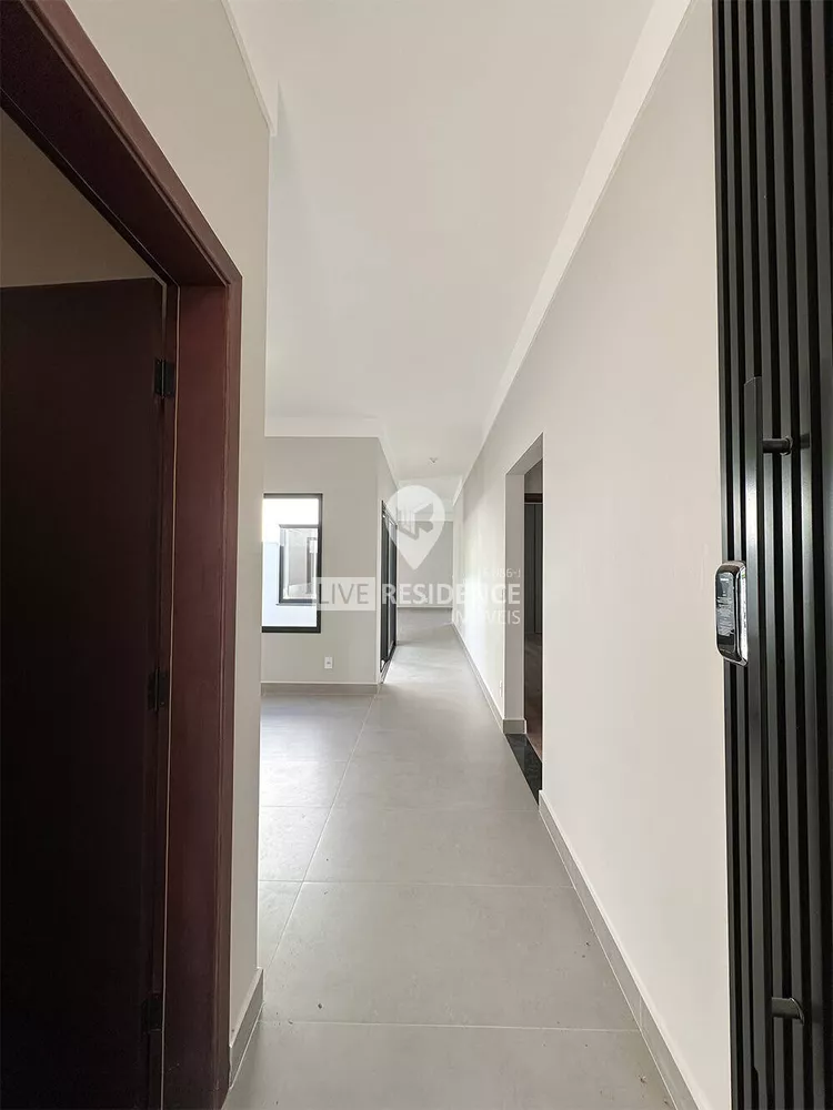 Casa à venda com 3 quartos, 209m² - Foto 3