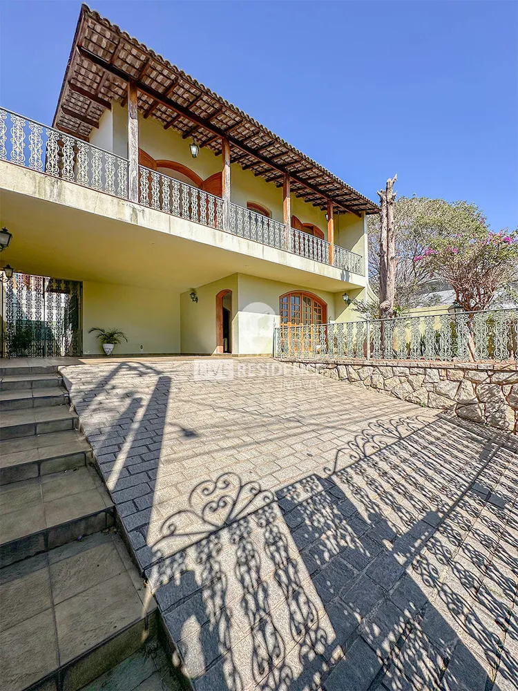 Casa, 3 quartos, 270 m² - Foto 1