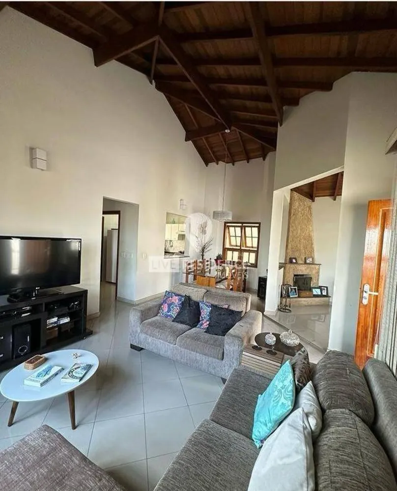 Casa, 3 quartos, 247 m² - Foto 1