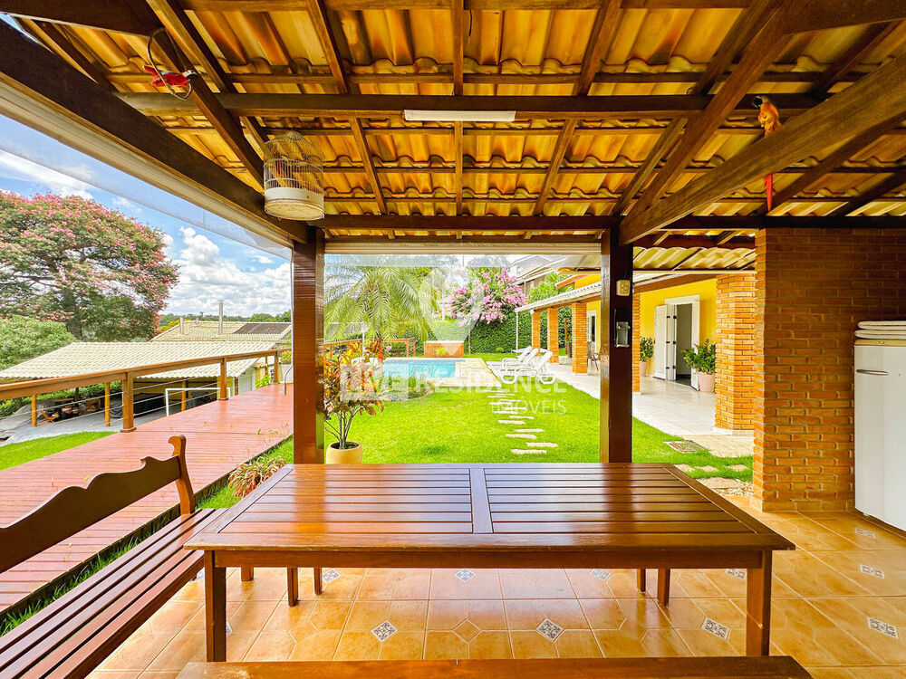 Casa à venda com 4 quartos, 180m² - Foto 3