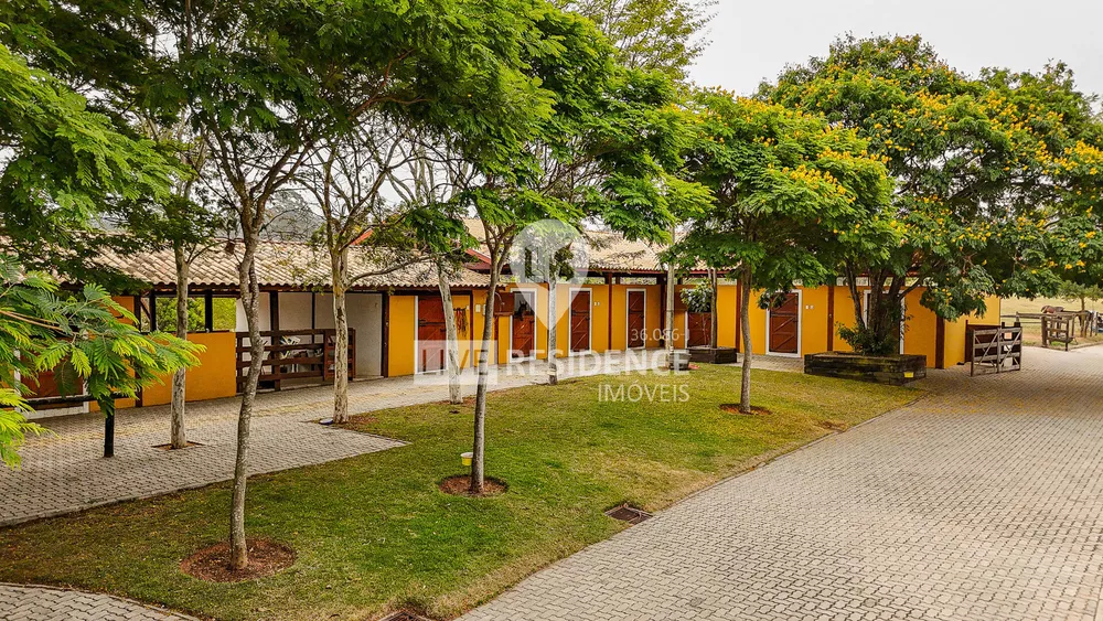 Fazenda à venda com 4 quartos, 1050m² - Foto 2