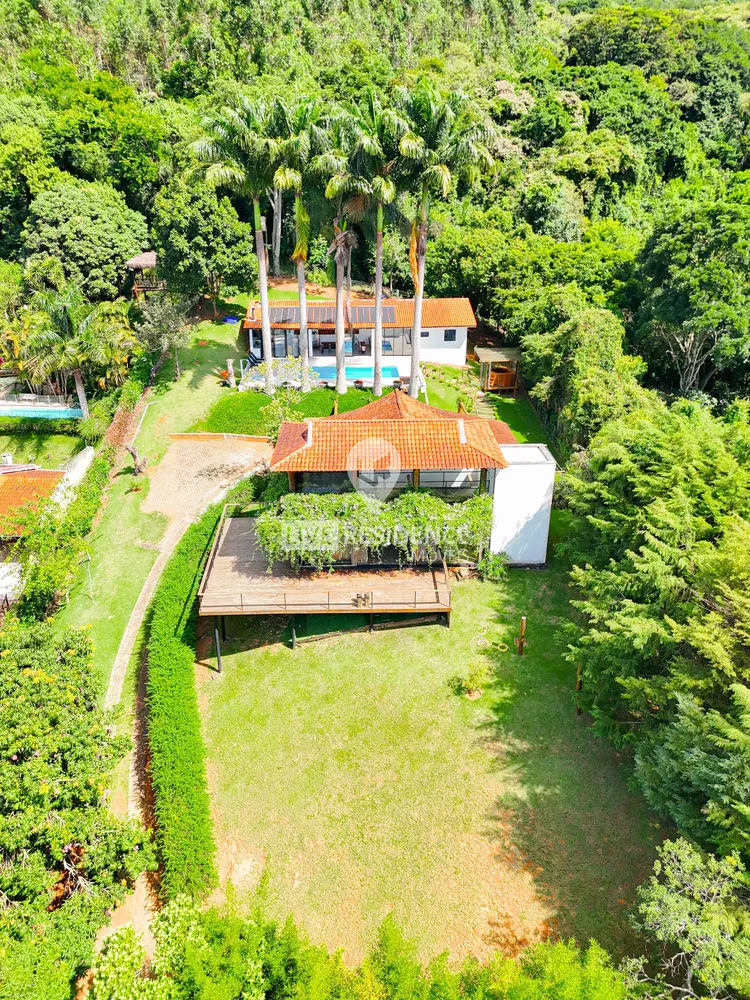 Casa, 4 quartos, 258 m² - Foto 1