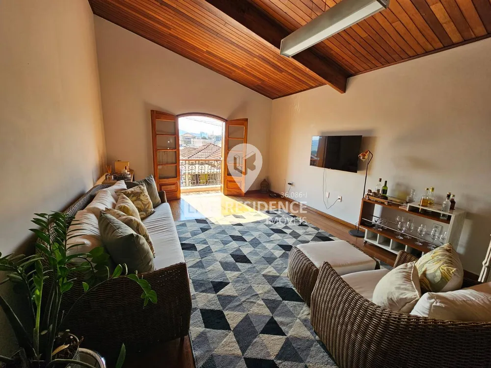 Casa, 3 quartos, 268 m² - Foto 1