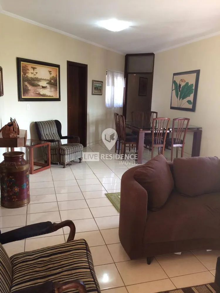 Casa, 4 quartos, 251 m² - Foto 1