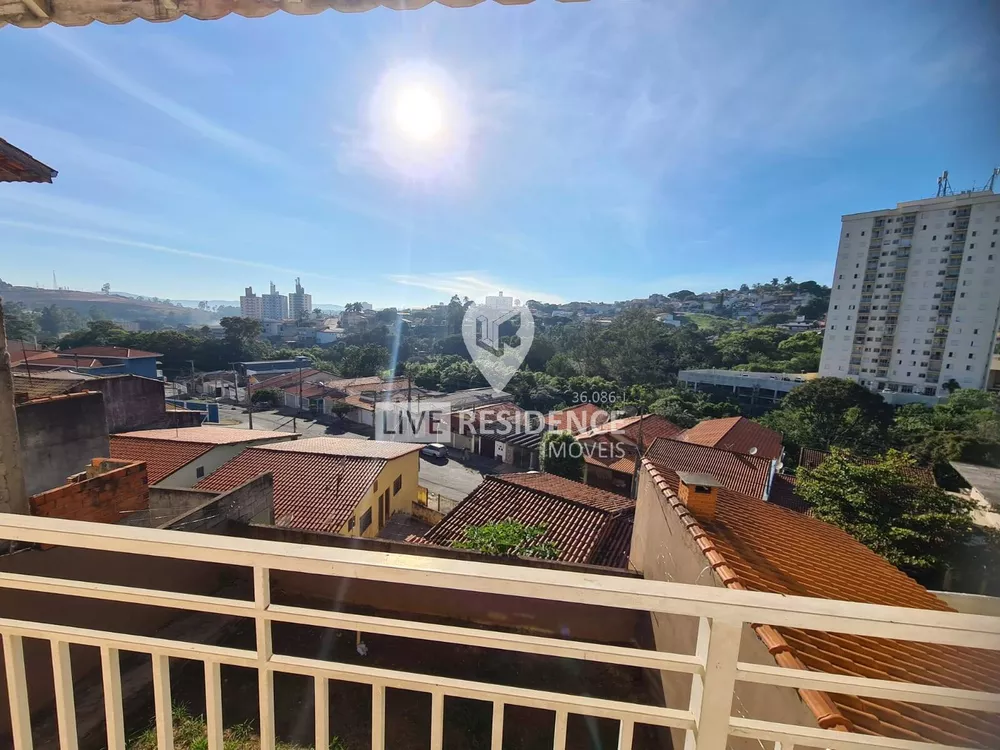 Casa à venda com 3 quartos, 189m² - Foto 2