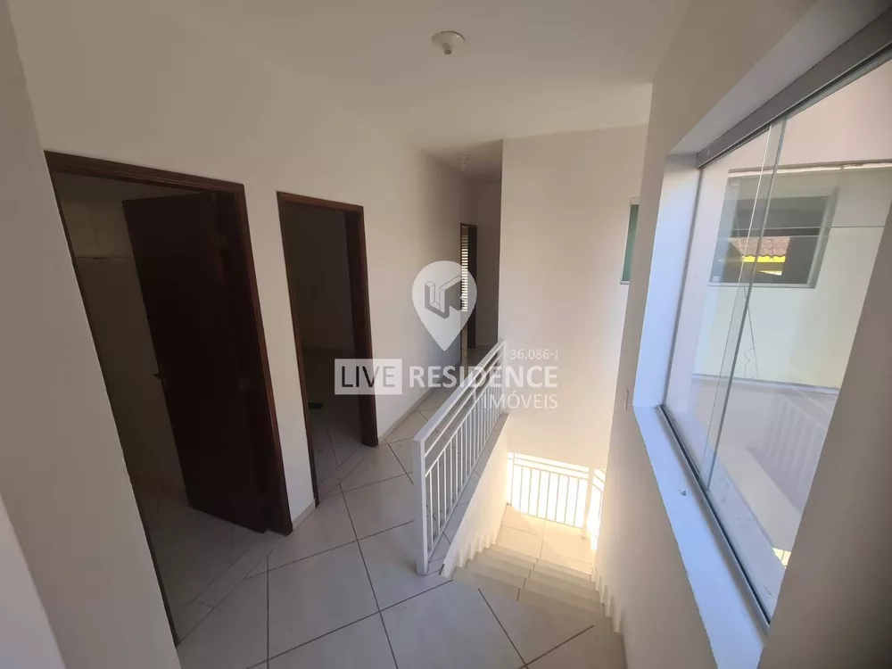 Casa à venda com 3 quartos, 189m² - Foto 4