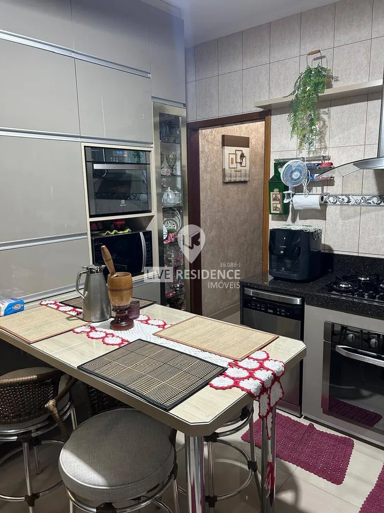 Casa, 4 quartos, 180 m² - Foto 3