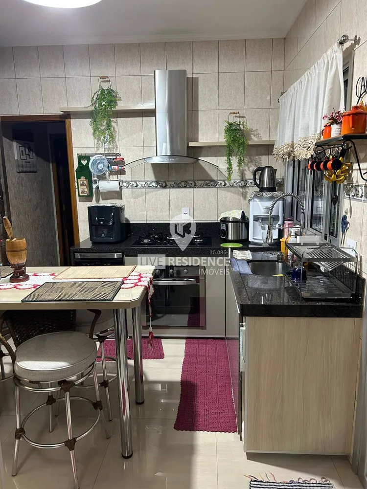 Casa, 4 quartos, 180 m² - Foto 1