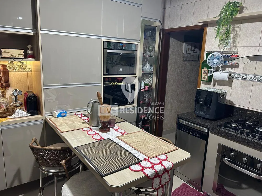 Casa, 4 quartos, 180 m² - Foto 4