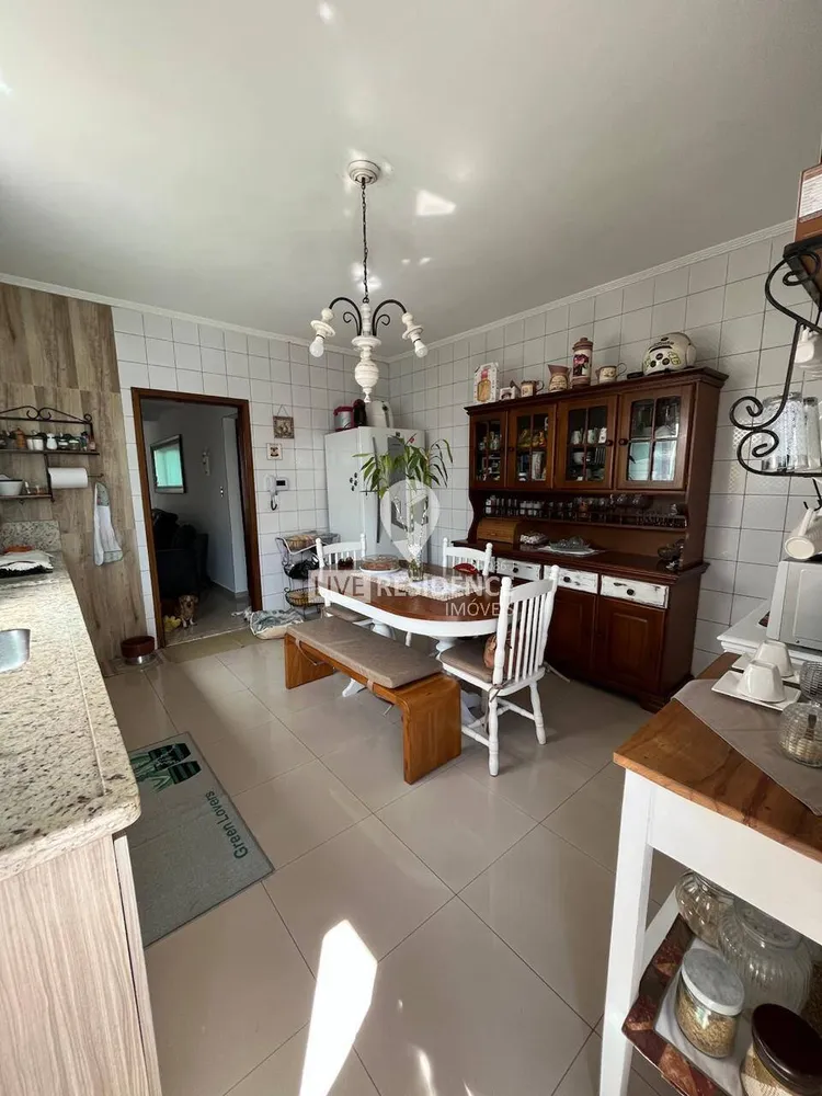 Casa, 3 quartos, 246 m² - Foto 3