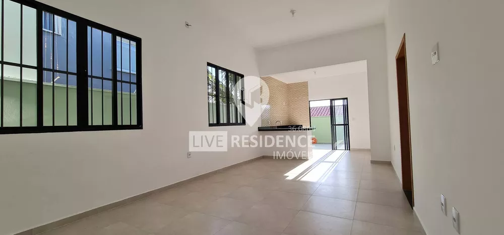 Casa à venda com 3 quartos, 140m² - Foto 2