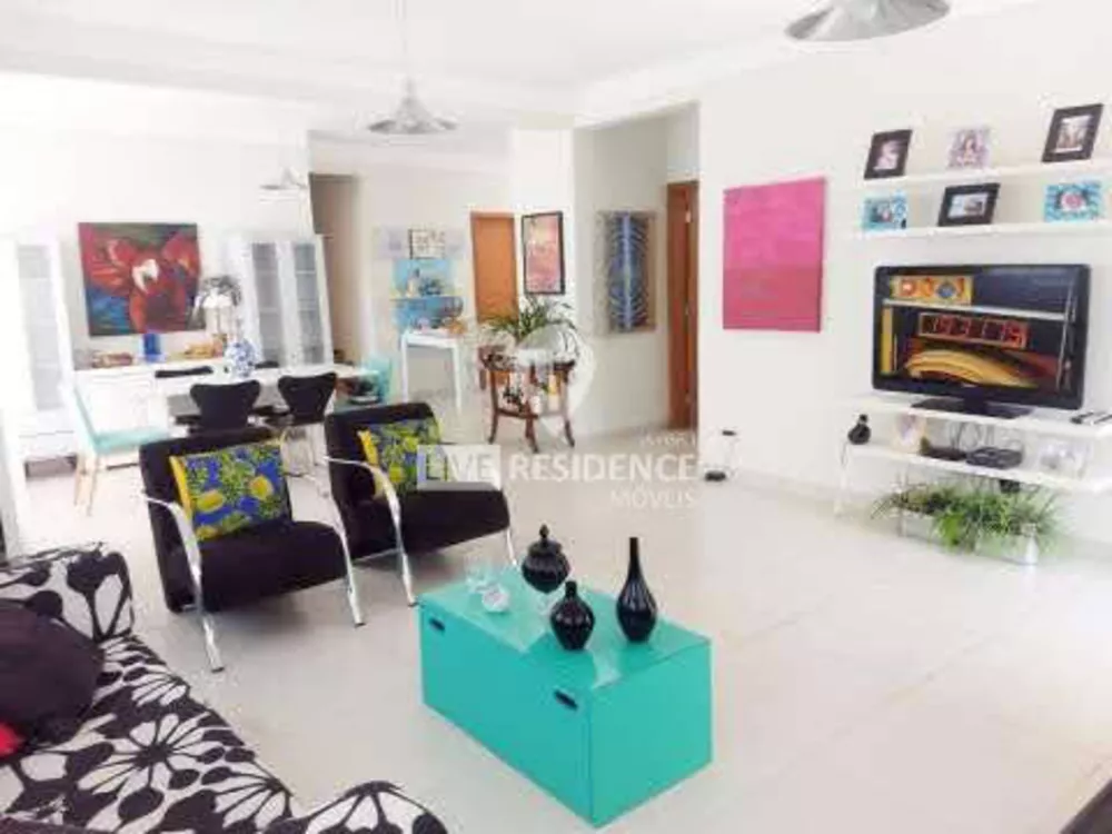 Casa à venda com 3 quartos, 184m² - Foto 1