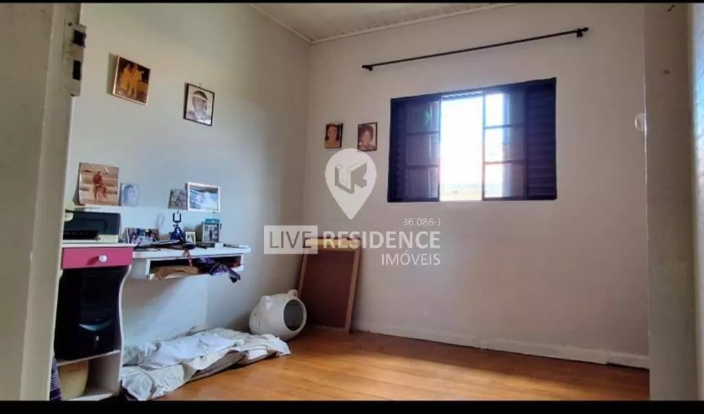 Casa à venda com 3 quartos, 211m² - Foto 2