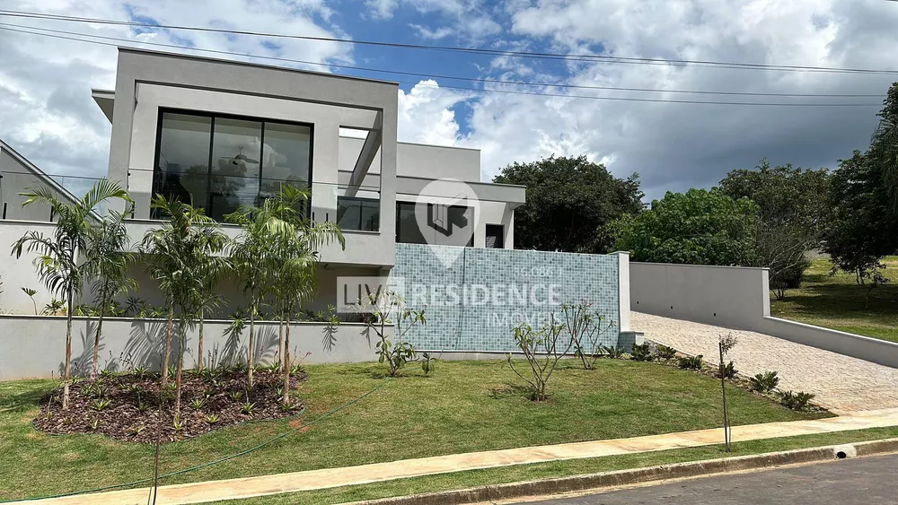 Casa à venda com 3 quartos, 303m² - Foto 2