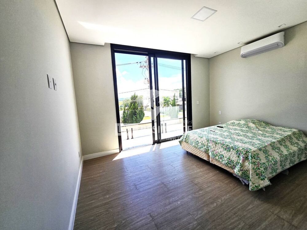 Casa à venda com 3 quartos, 285m² - Foto 4