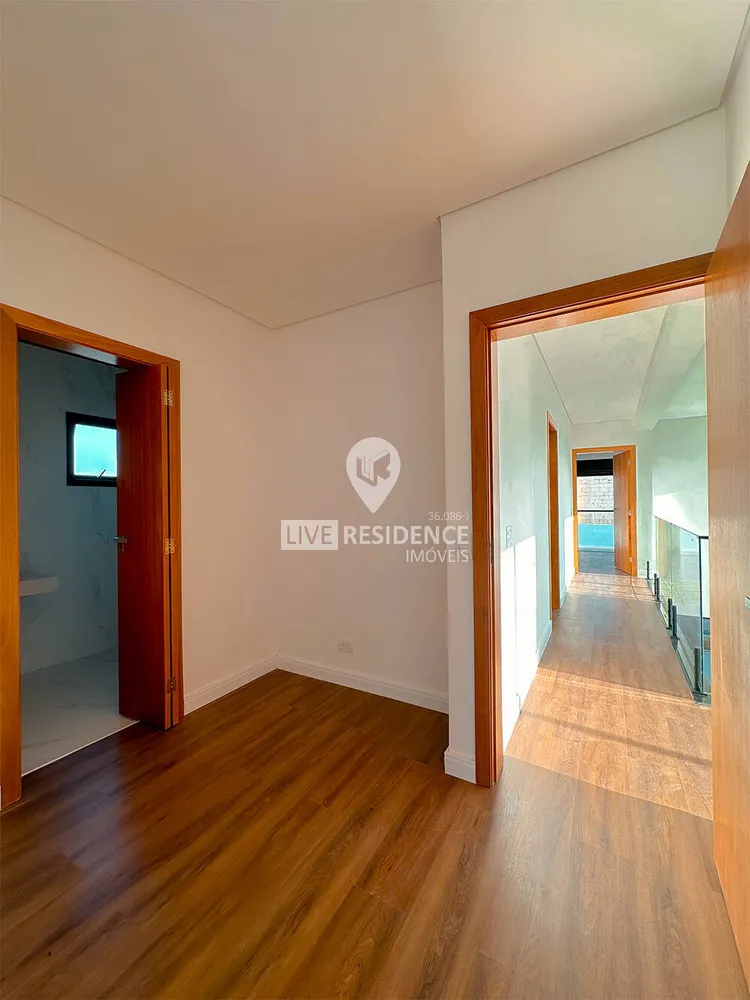 Casa, 3 quartos, 253 m² - Foto 1