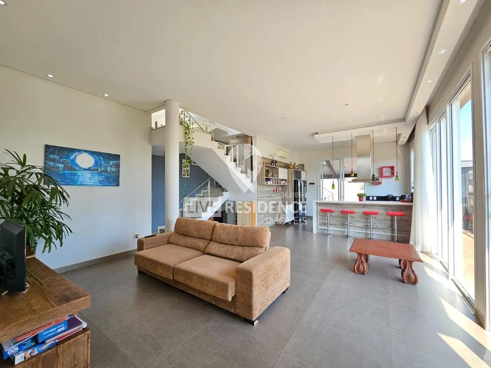 Casa, 3 quartos, 249 m² - Foto 3