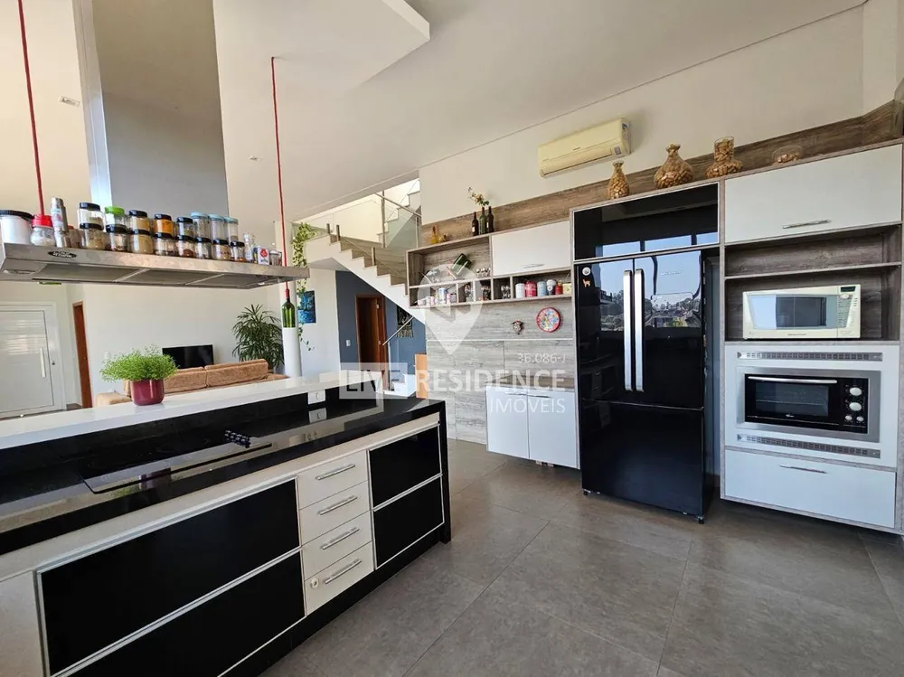 Casa, 3 quartos, 249 m² - Foto 1