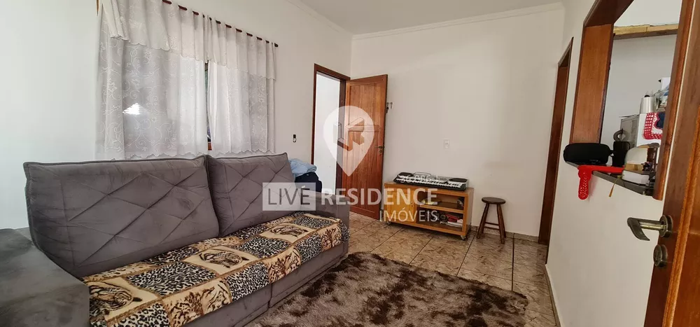 Casa à venda com 3 quartos, 156m² - Foto 1