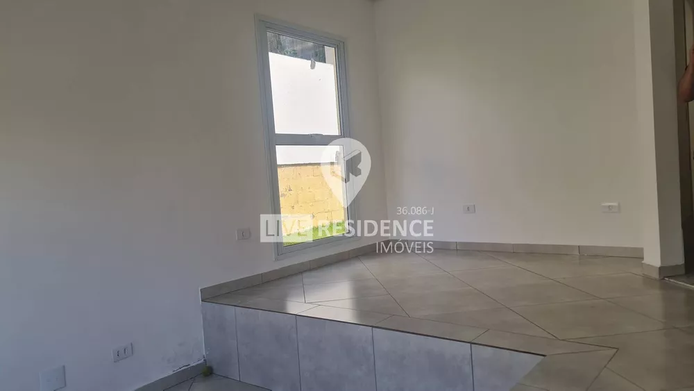 Casa à venda com 2 quartos, 77m² - Foto 4