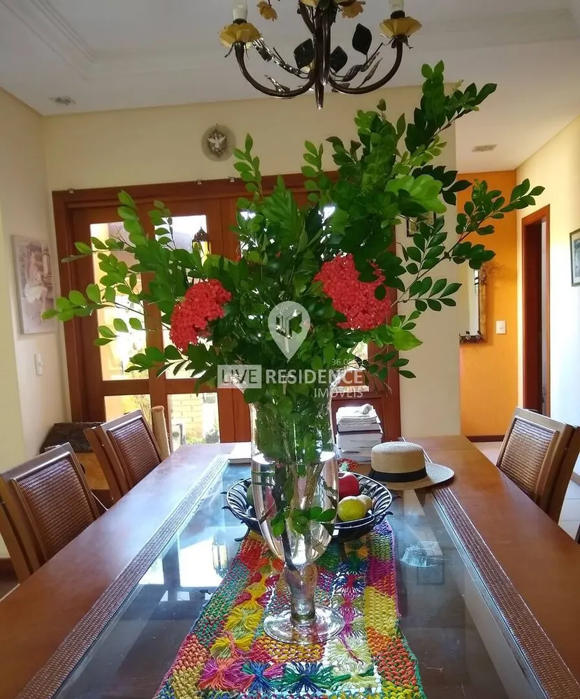 Casa, 3 quartos, 325 m² - Foto 1