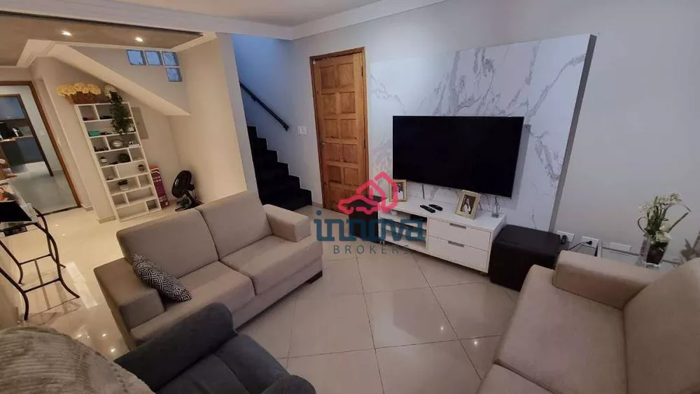 Sobrado à venda com 4 quartos, 194m² - Foto 1