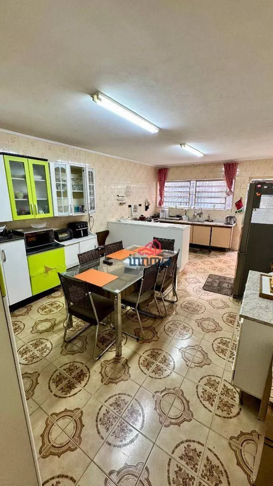 Sobrado à venda e aluguel com 3 quartos, 225m² - Foto 4