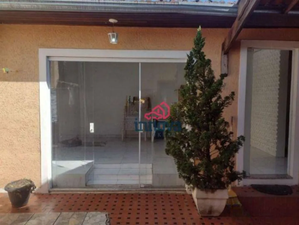 Casa, 3 quartos, 121 m² - Foto 1