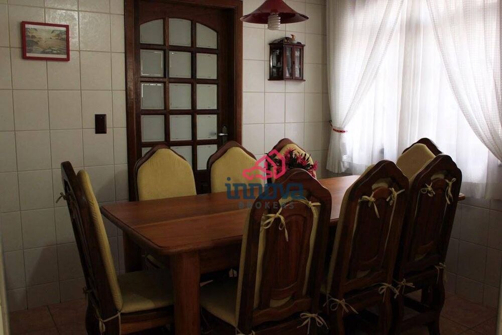 Sobrado, 2 quartos, 223 m² - Foto 1