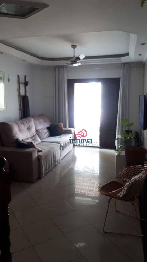Casa, 3 quartos, 240 m² - Foto 4