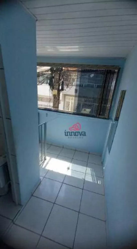 Casa à venda com 6 quartos, 141m² - Foto 13