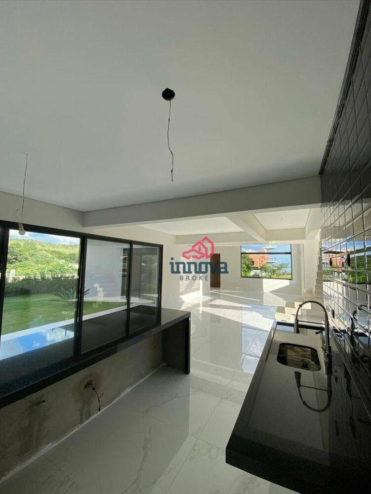 Sobrado, 4 quartos, 345 m² - Foto 2