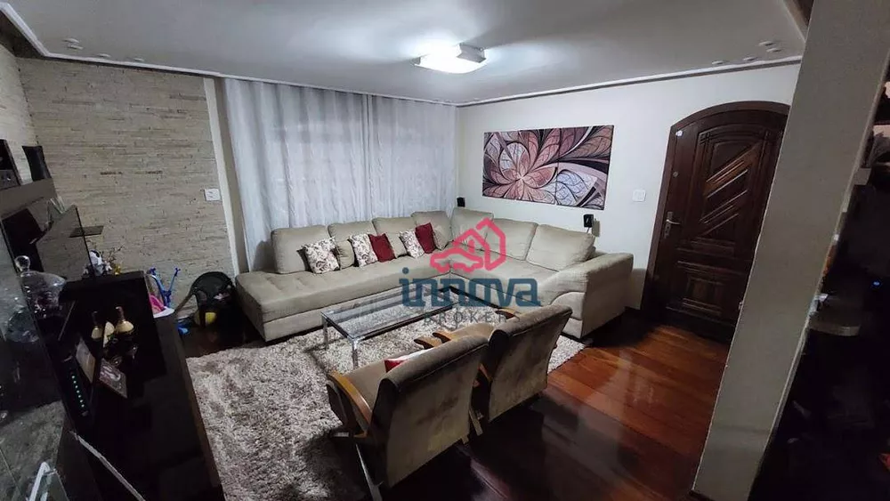 Casa à venda com 3 quartos, 218m² - Foto 2