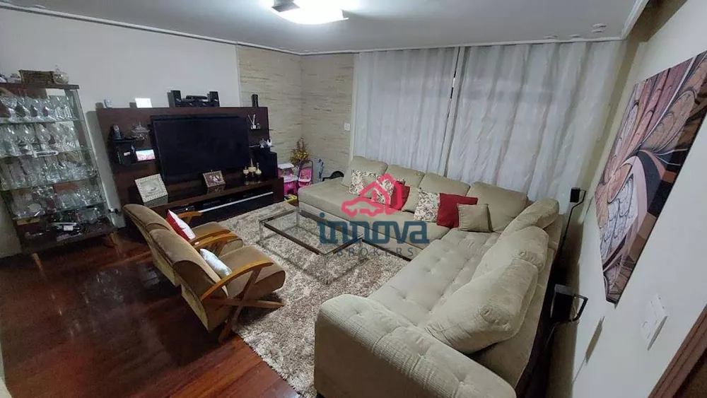 Casa à venda com 3 quartos, 218m² - Foto 3