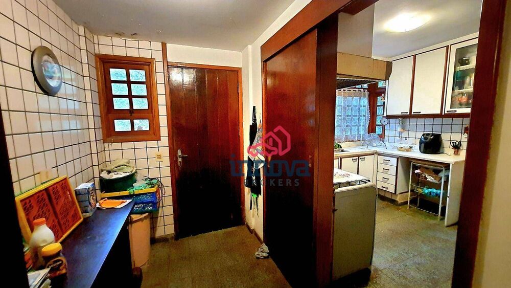 Casa, 5 quartos, 204 m² - Foto 2