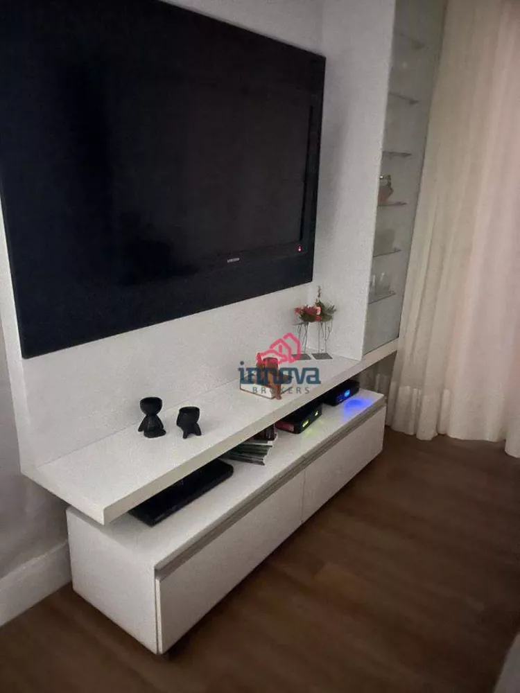 Apartamento à venda com 3 quartos, 160m² - Foto 1