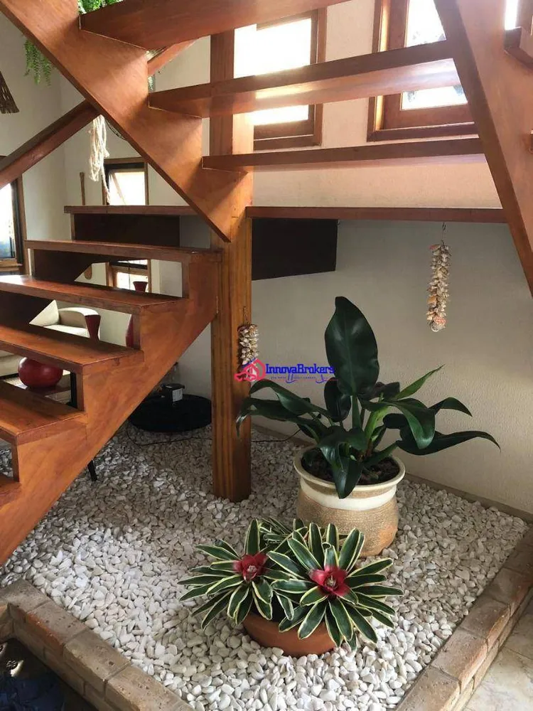 Sobrado, 4 quartos, 240 m² - Foto 2