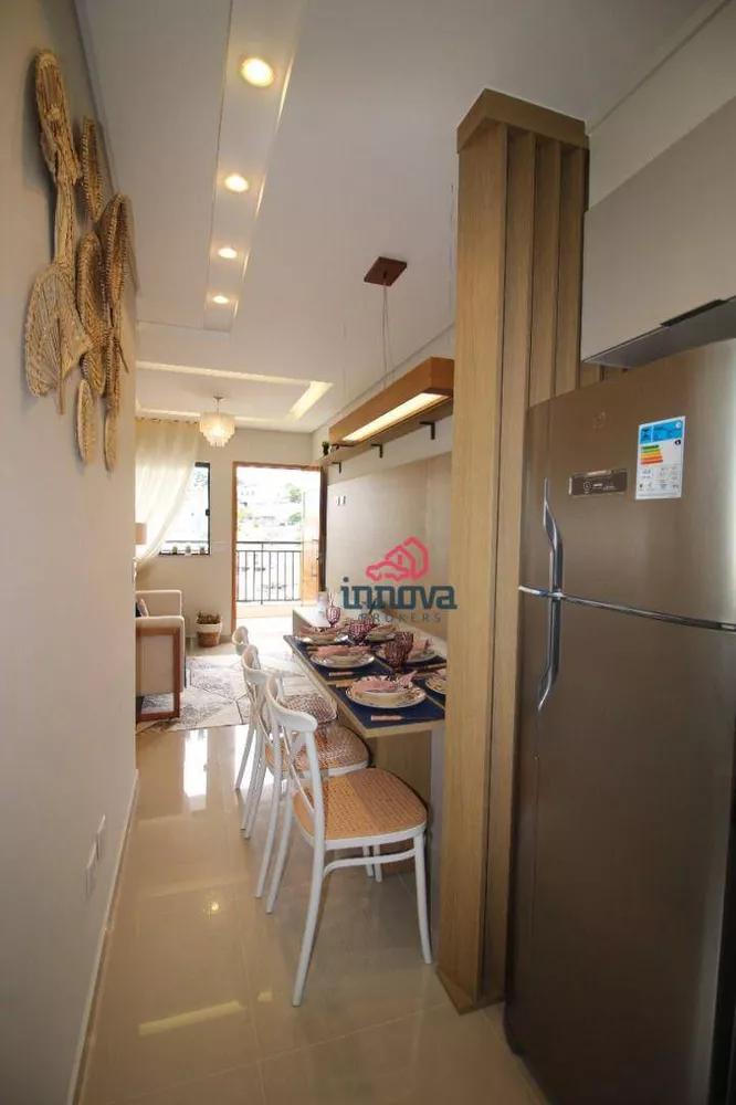 Apartamento à venda com 2 quartos, 42m² - Foto 2