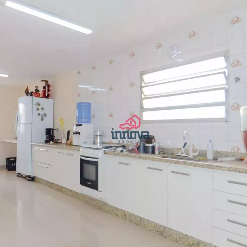 Sobrado à venda com 3 quartos, 208m² - Foto 1