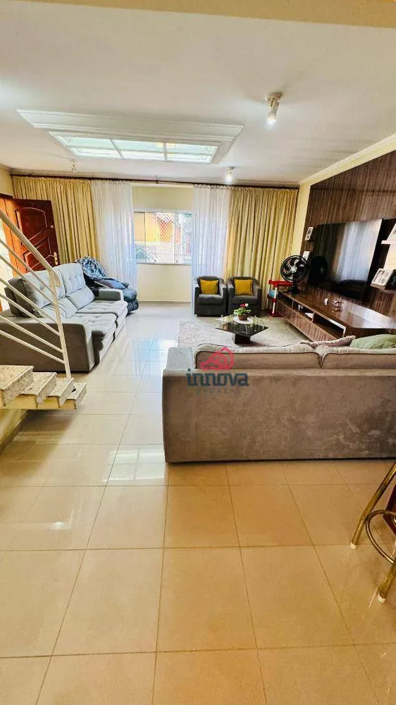 Sobrado, 3 quartos, 295 m² - Foto 2