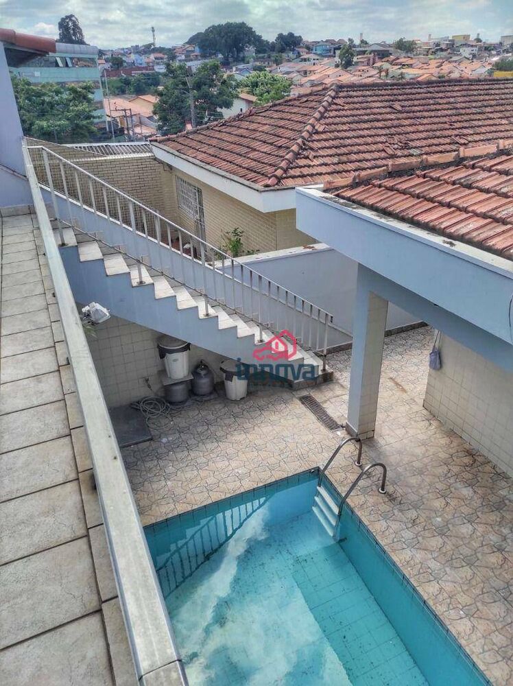 Casa à venda com 3 quartos, 250m² - Foto 2