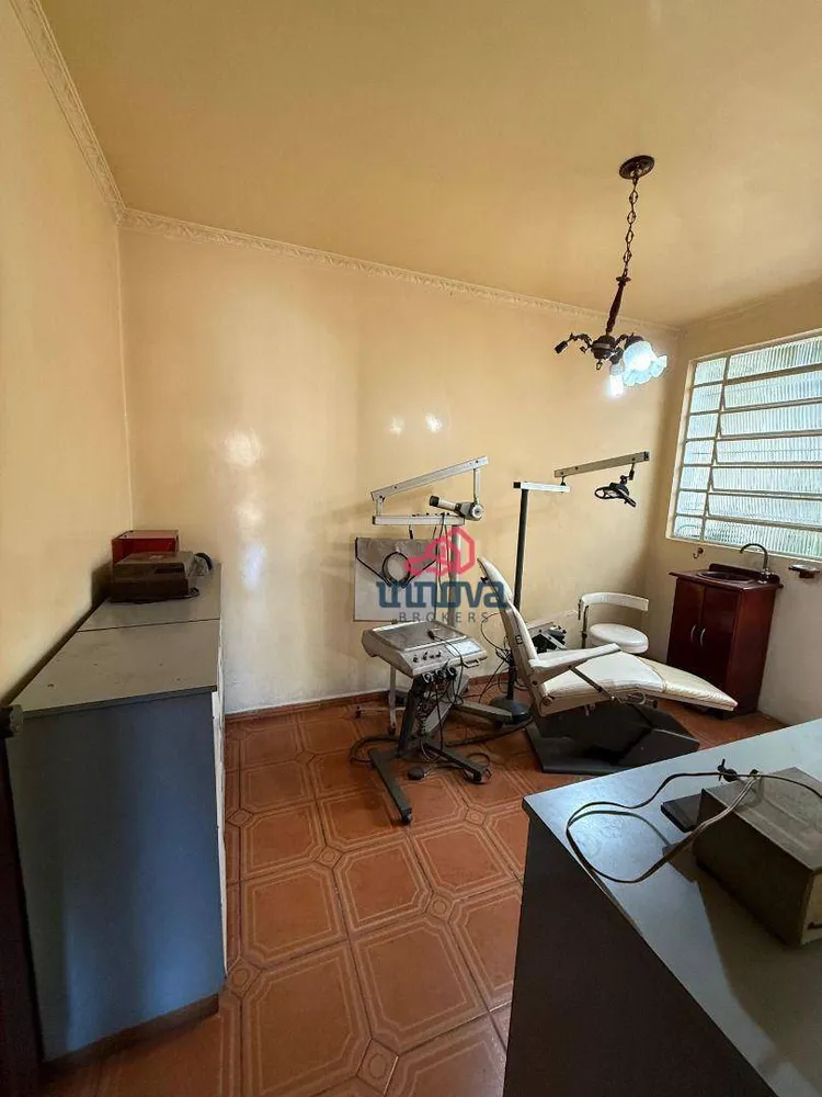 Sobrado, 4 quartos, 255 m² - Foto 2