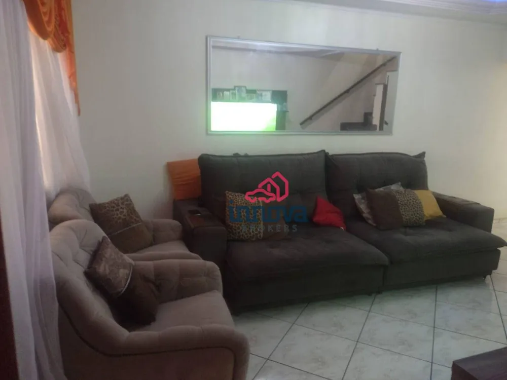 Sobrado, 3 quartos, 239 m² - Foto 1