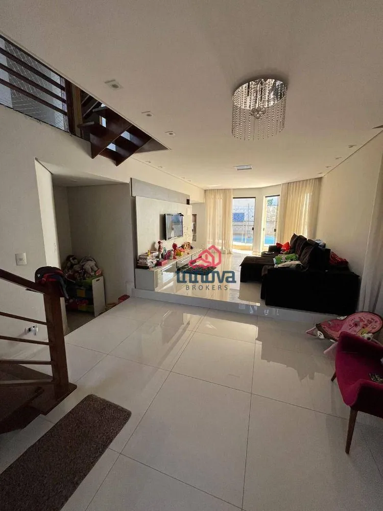 Sobrado, 3 quartos, 270 m² - Foto 6