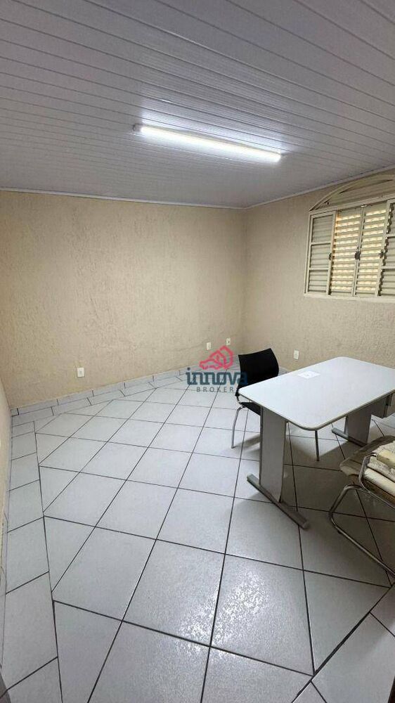 Casa, 3 quartos, 228 m² - Foto 2