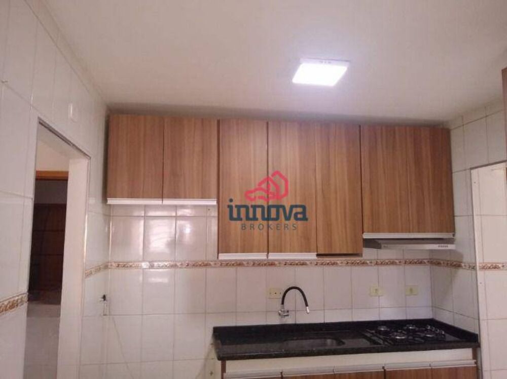 Apartamento à venda com 3 quartos, 70m² - Foto 2