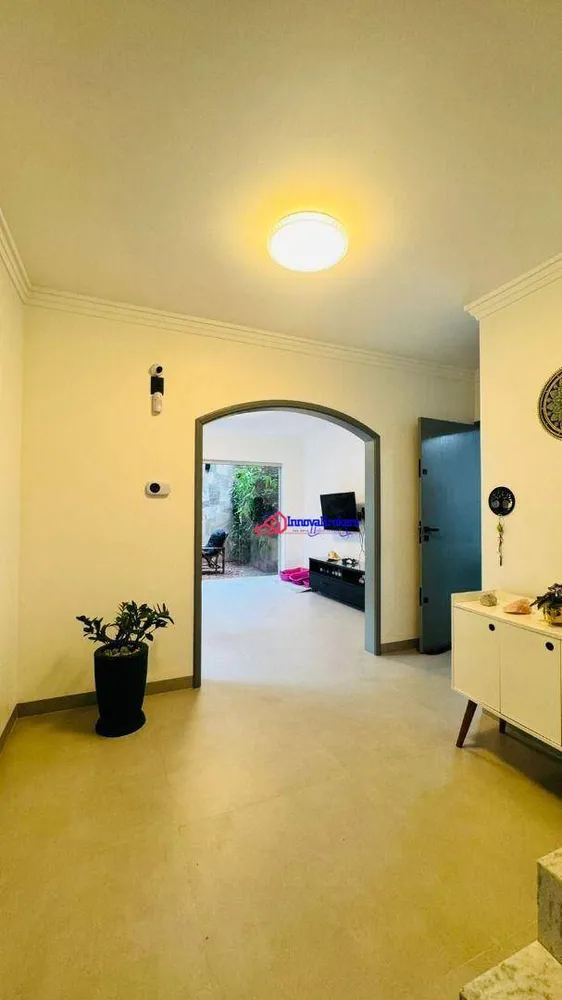 Sobrado, 3 quartos, 210 m² - Foto 1