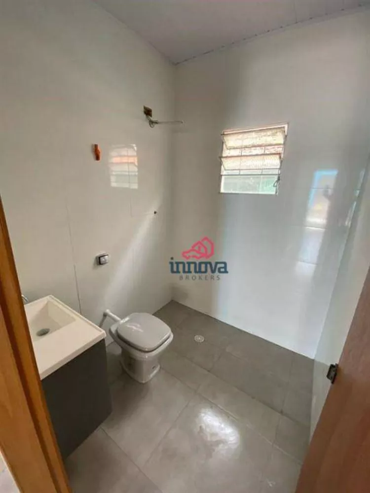 Casa à venda com 3 quartos, 81m² - Foto 2